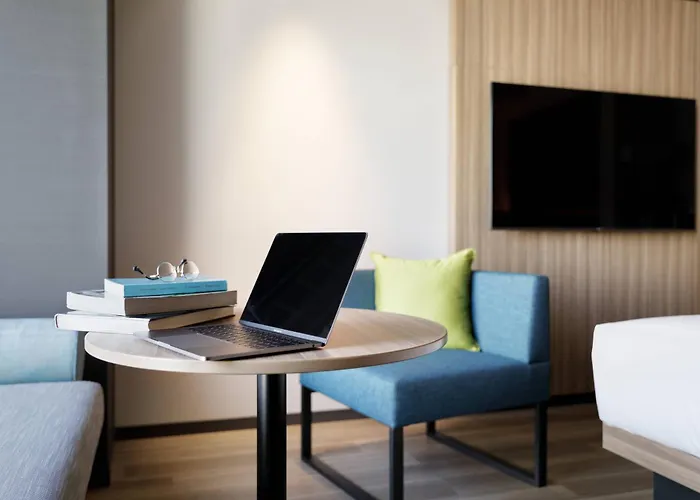 Courtyard By Marriott Osaka Honmachi